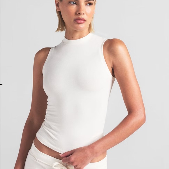 SKIMS Sleeveless Cream Mock Neck Top - Picture 7 of 7